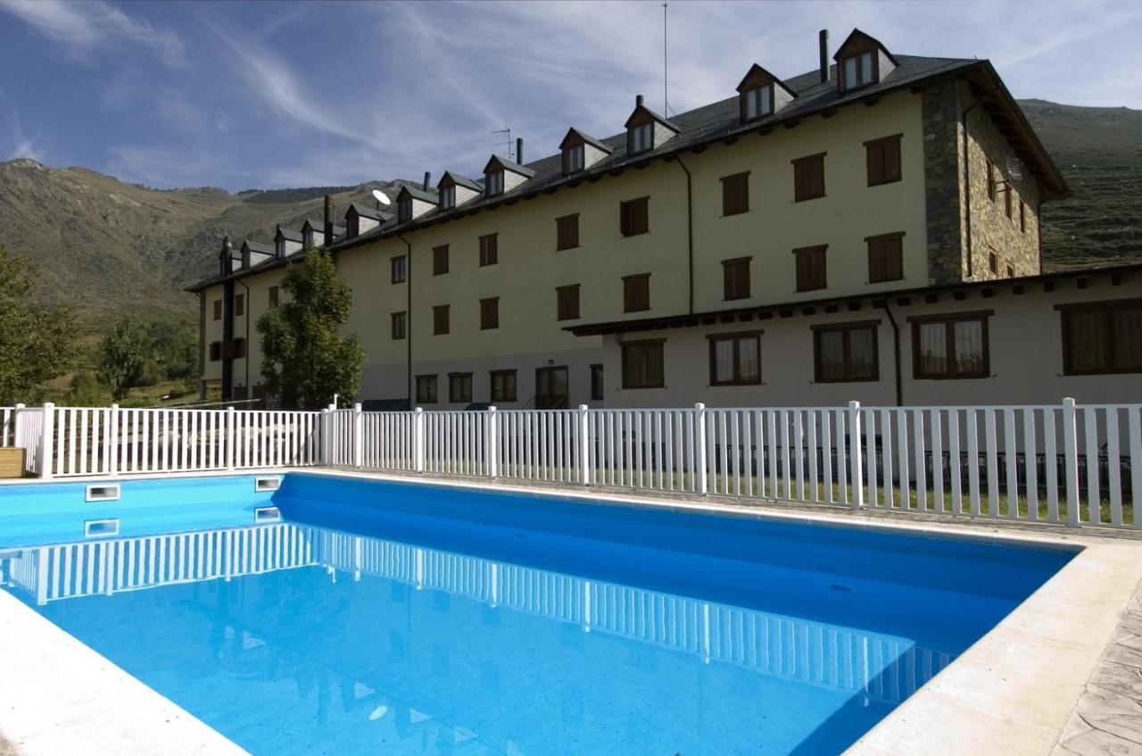 Hotel Romànic Estación Exterior foto