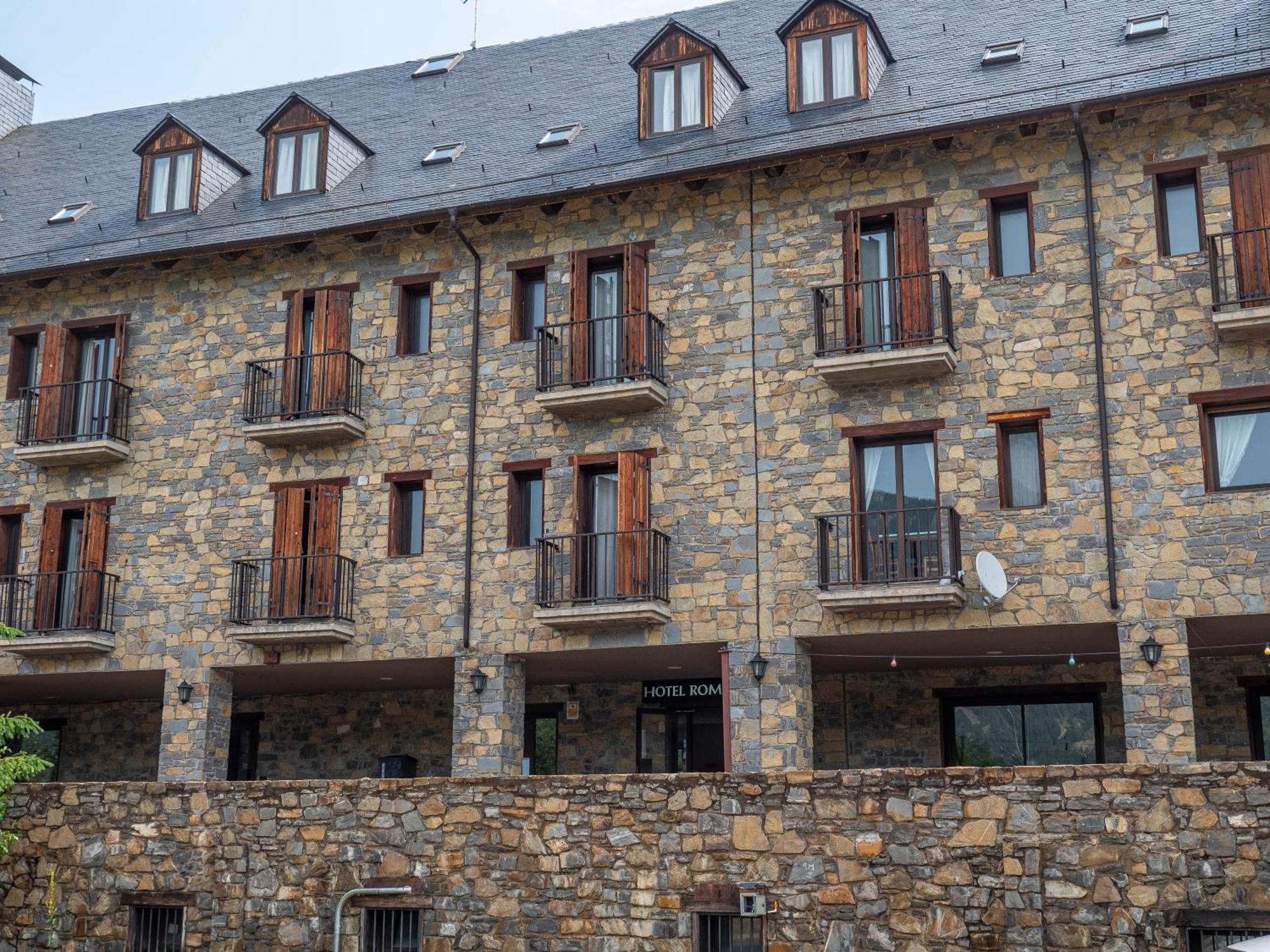 Hotel Romànic Estación Exterior foto